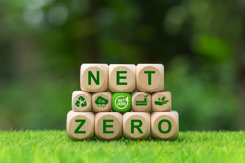 Net Zero spelt in wooden blocks