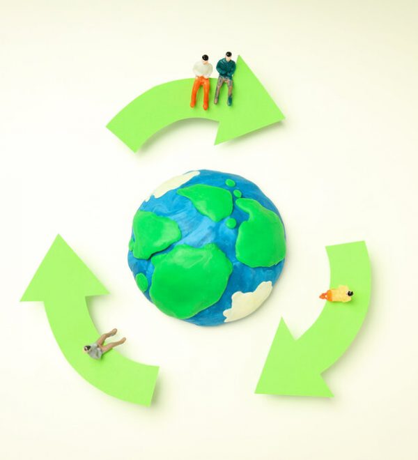 Arrows around the planet Earth